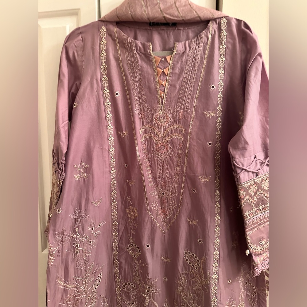 Batik Pakistani Designer Kurta & Dupatta Set | Embroidered Mauve Purple | Size M - Picture 8 of 14